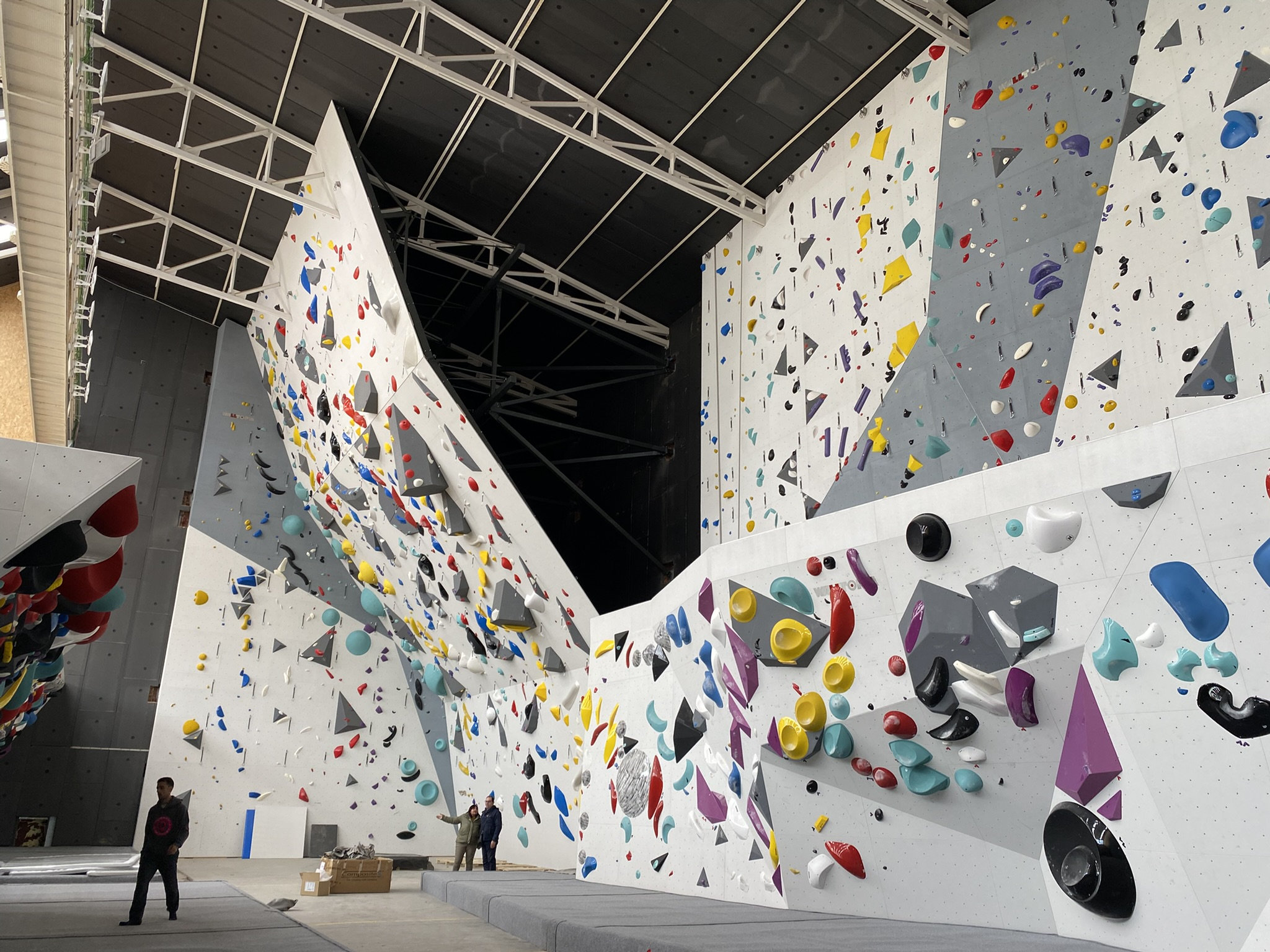 Rocódromo de la Ciudad Deportiva de Cáceres, fotografía de un proyecto de VAERCOM